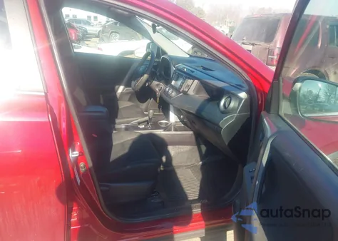 2018 Toyota Rav4 Le z USA, uszkodzony, nr VIN 2T3ZFREV8JW488786